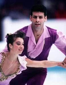 Canada's Isabelle Brasseur and Lloyd Eisler compete in the figure skating event at the 1994 Lillehammer Winter Olympics. (CP PHOTO/ COA)Isabelle Brasseur et Lloyd Eisler du Canada participent au patinage artistique aux Jeux olympiques de Lillehammer de 1994.(PC-Photo/AOC)