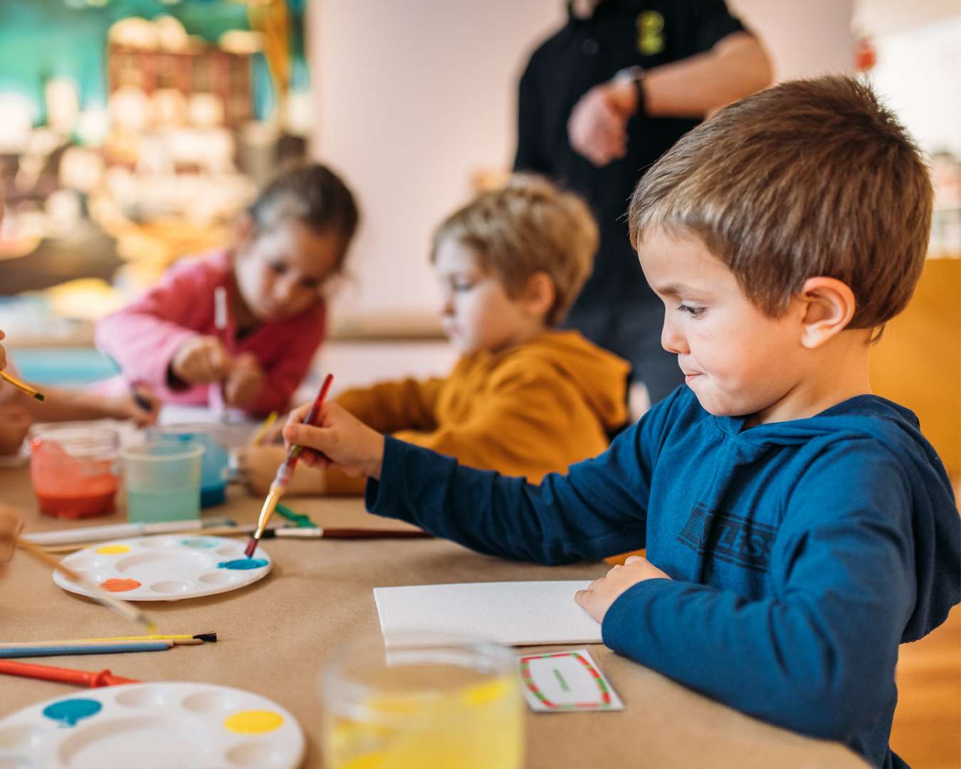 Atelier artistique : Un monde dans une pièce!